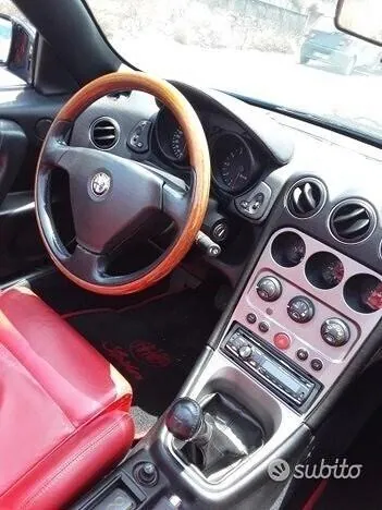 Alfa Romeo Spider 2004 photo 5