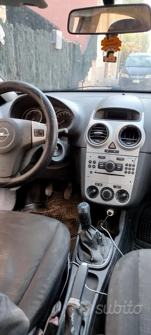 Opel Corsa 2011 photo 3