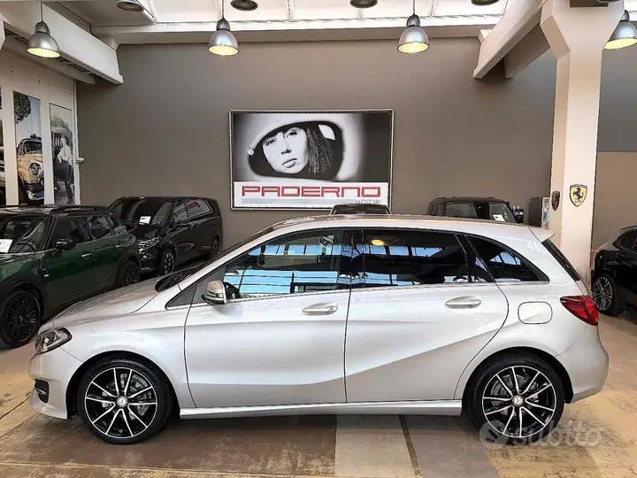 Mercedes-Benz B 180 2015 photo 2
