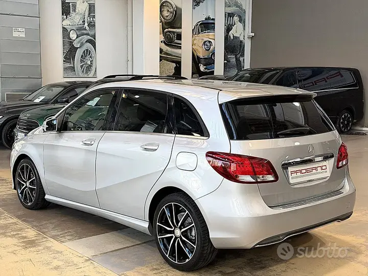 Mercedes-Benz B 180 2015 photo 3