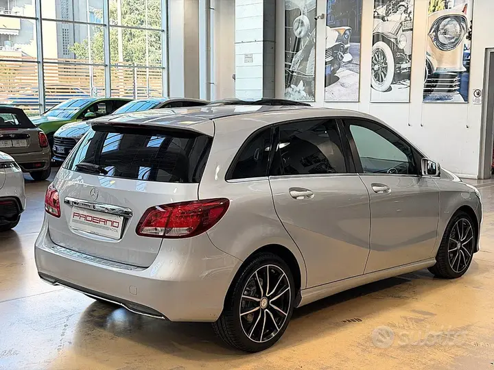 Mercedes-Benz B 180 2015 photo 4