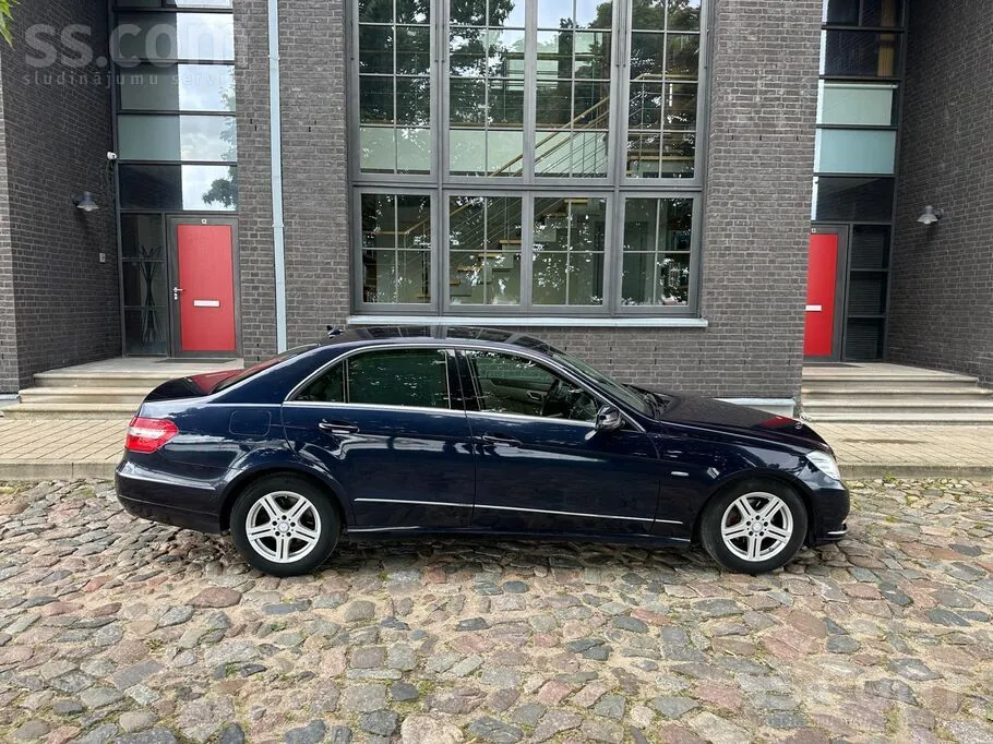 Mercedes-Benz E220 2010 photo 2
