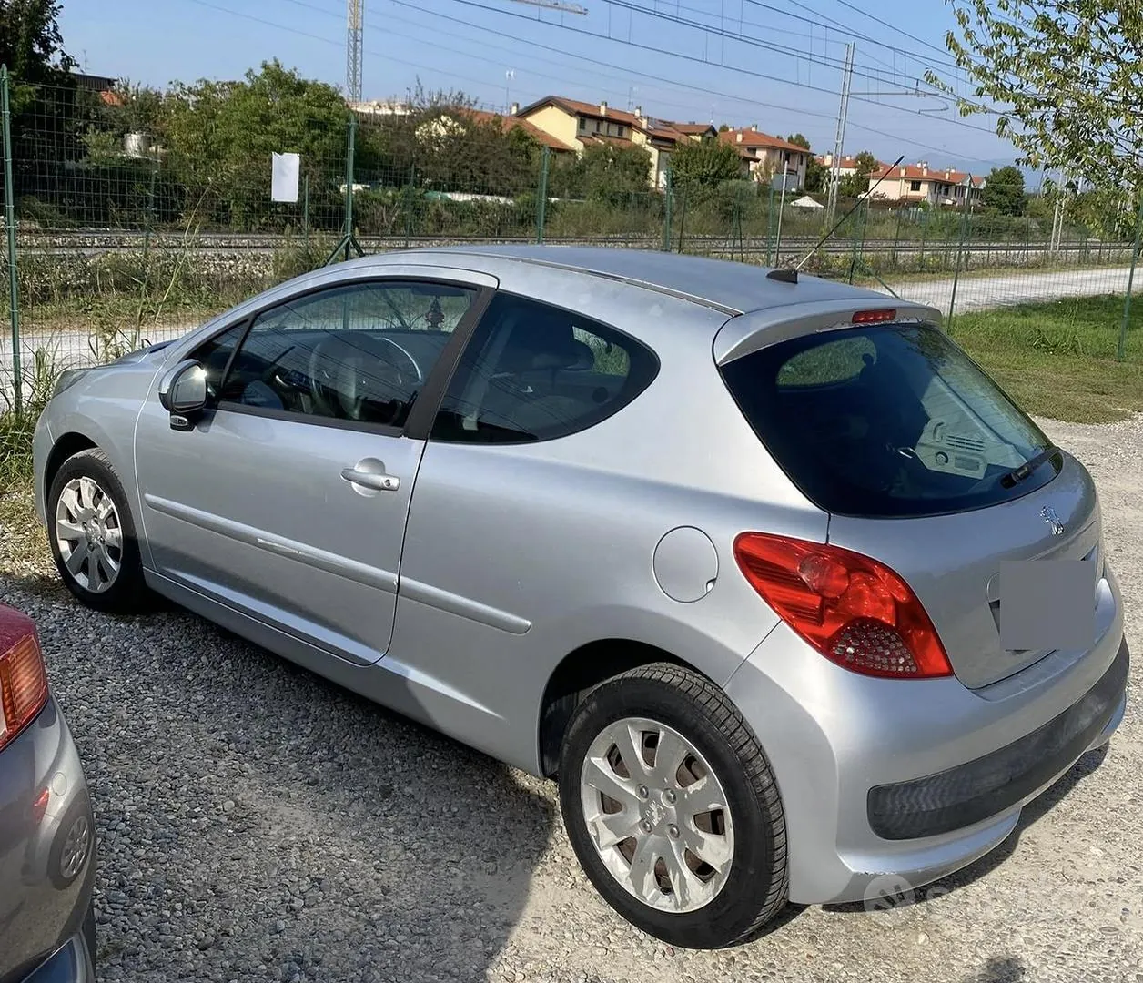 Peugeot 207 2008 photo 2