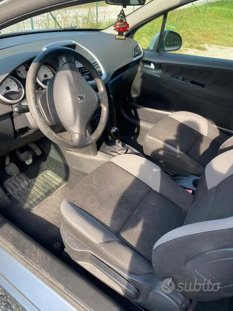 Peugeot 207 2008 photo 5