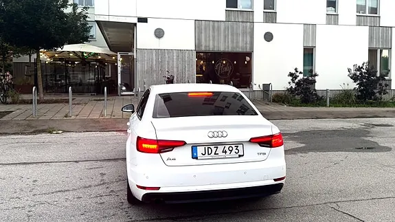 Audi A4 2016 photo 4