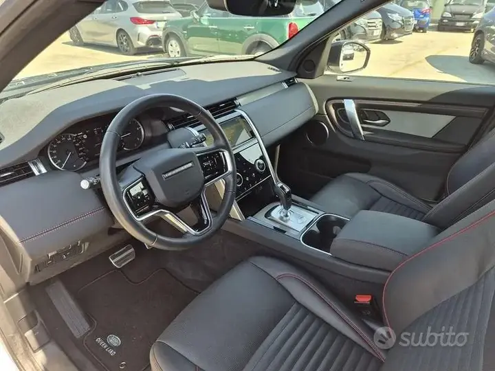 Land Rover Discovery Sport 2023 photo 5