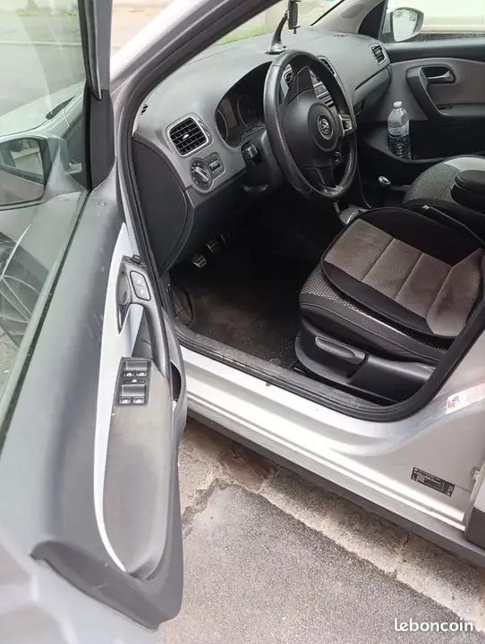 Volkswagen Polo 2010 photo 3