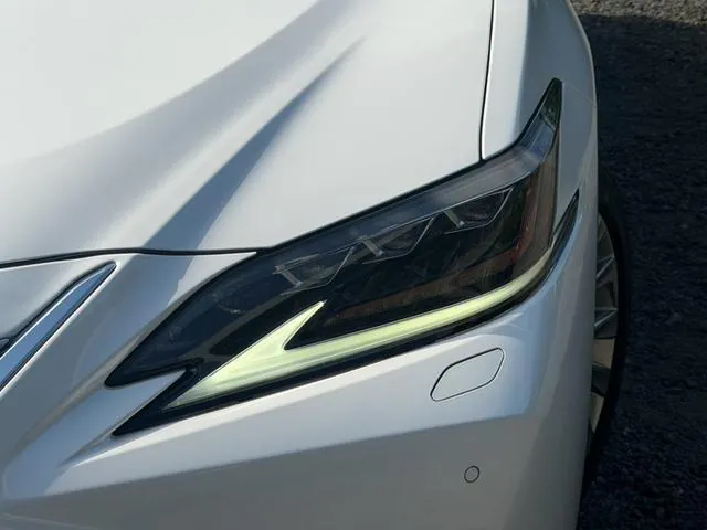 Lexus Es300H 2021 photo 4