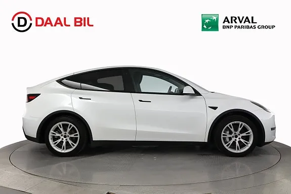 Tesla Model Y 2023 photo 5