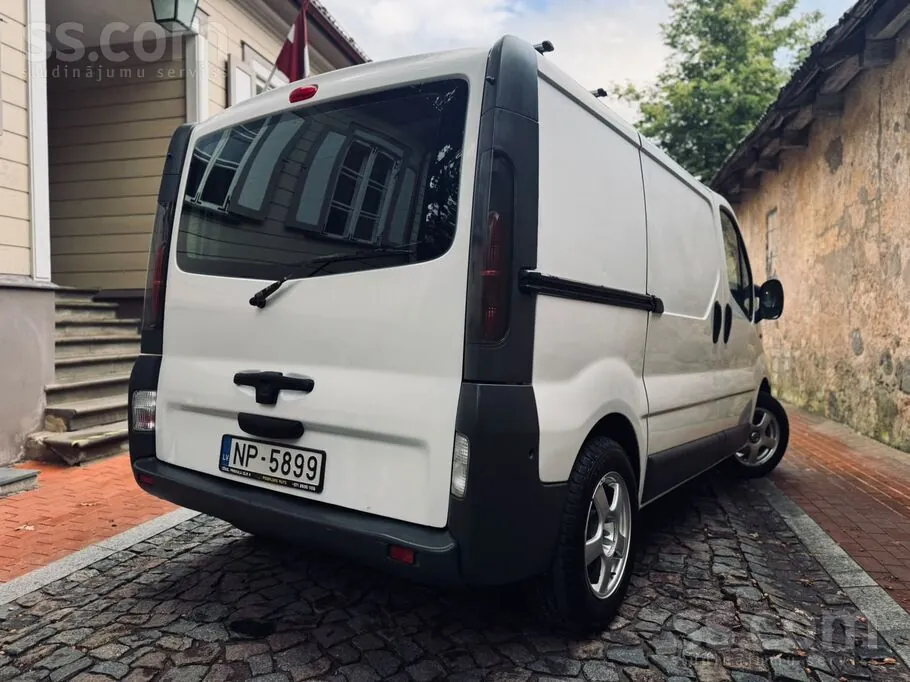 Nissan Primastar 2006 photo 5