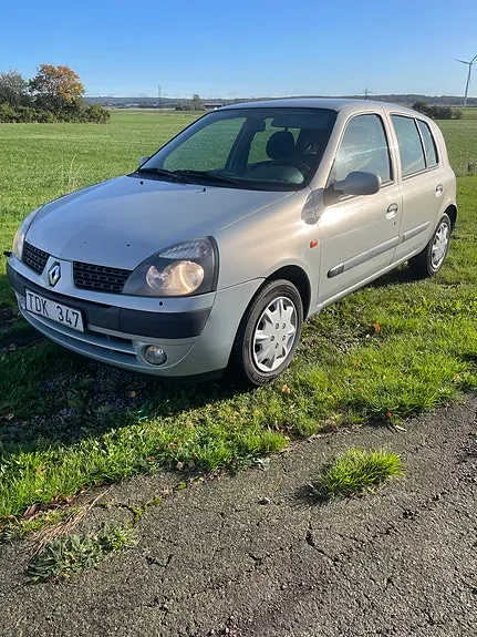 Renault Clio 2002 photo 2