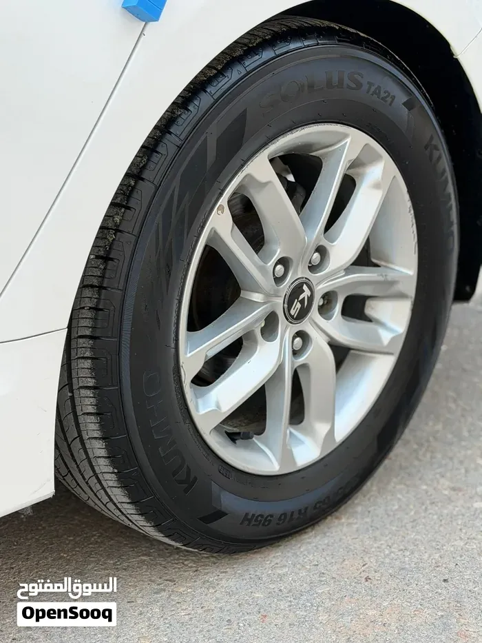 Kia K5 2012 photo 4