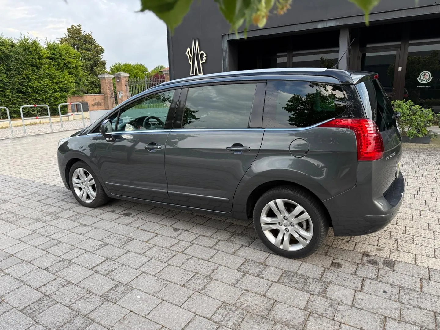 Peugeot 5008 2012 photo 3
