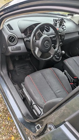 Mazda 2 2012 photo 5