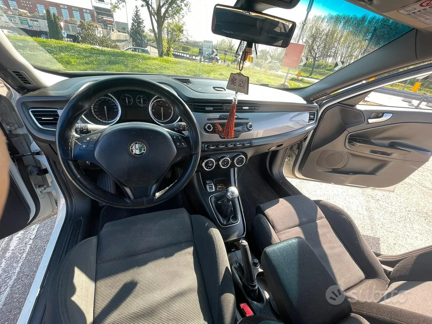 Alfa Romeo Giulietta 2012 photo 5
