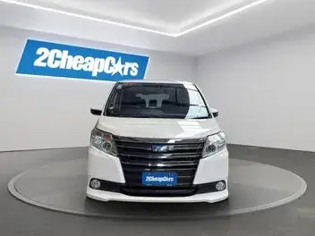 Toyota Noah 2015 photo 3