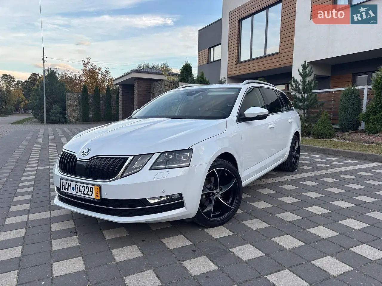 Skoda Octavia 2019 photo 2