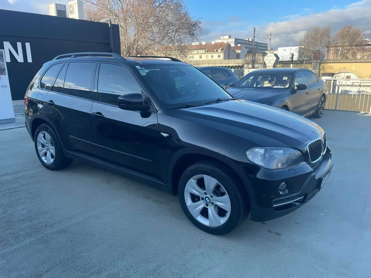 BMW X5 2009 photo 2