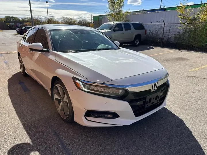 Honda Accord 2018 photo 4