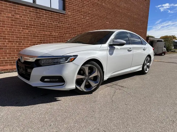 Honda Accord 2018 photo 2