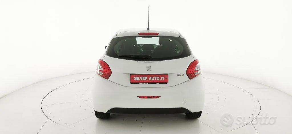Peugeot 208 2013 photo 5