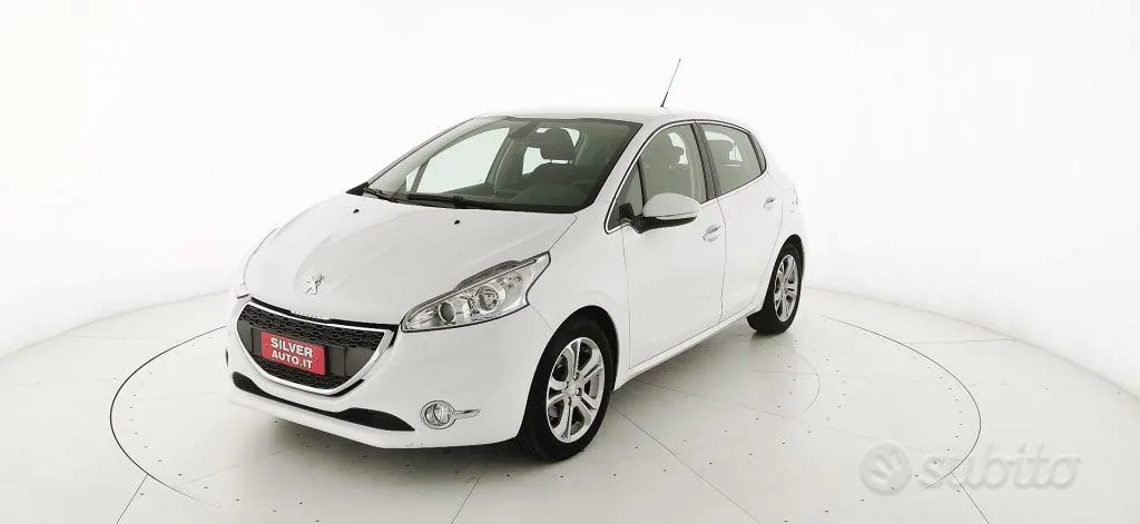 Peugeot 208 2013 photo 2