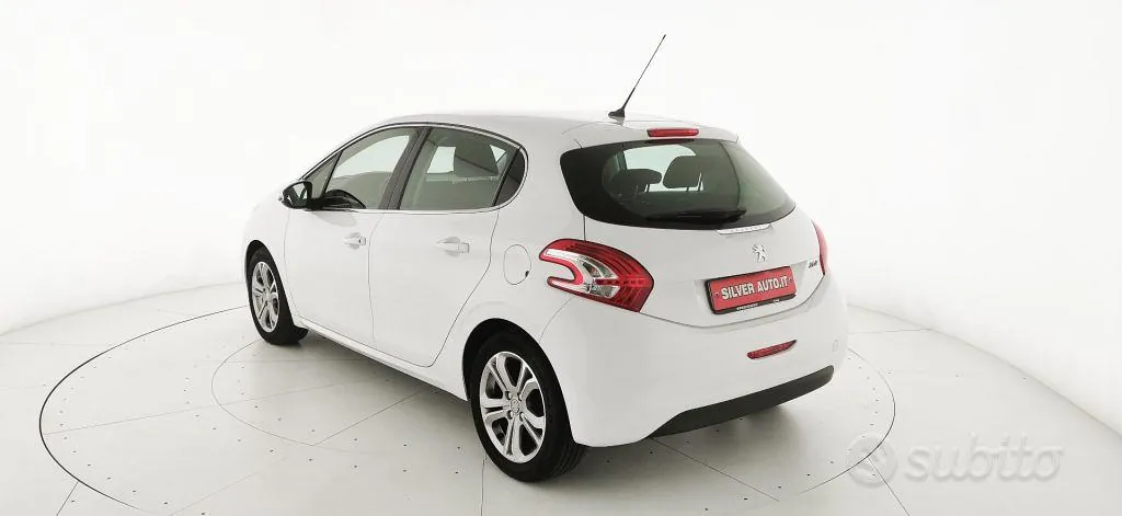 Peugeot 208 2013 photo 4