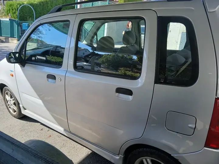 Suzuki Wagon R 2003 photo 2