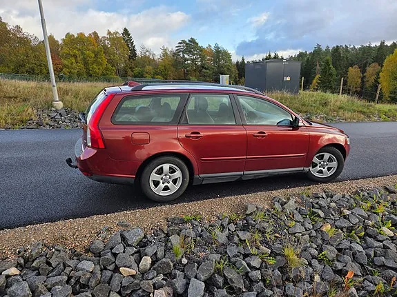 Volvo V50 2010 photo 2