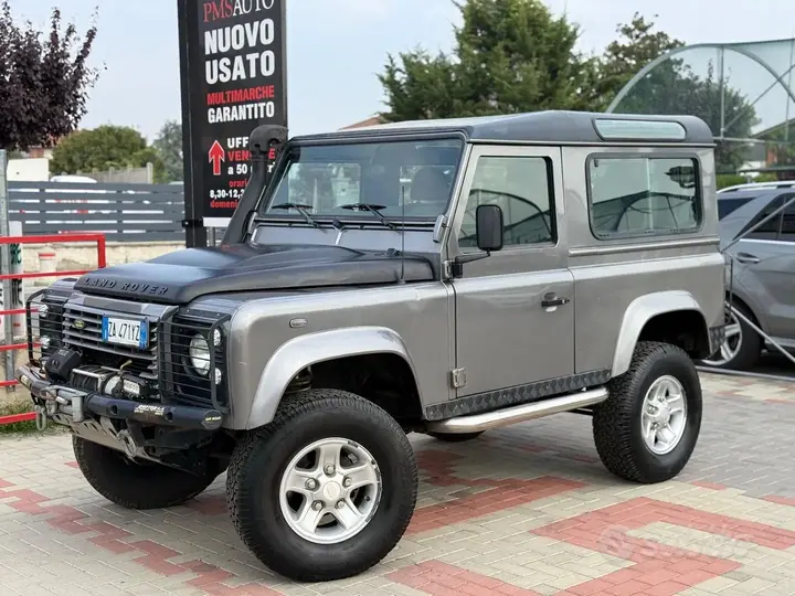 Land Rover Defender 2007 photo 2
