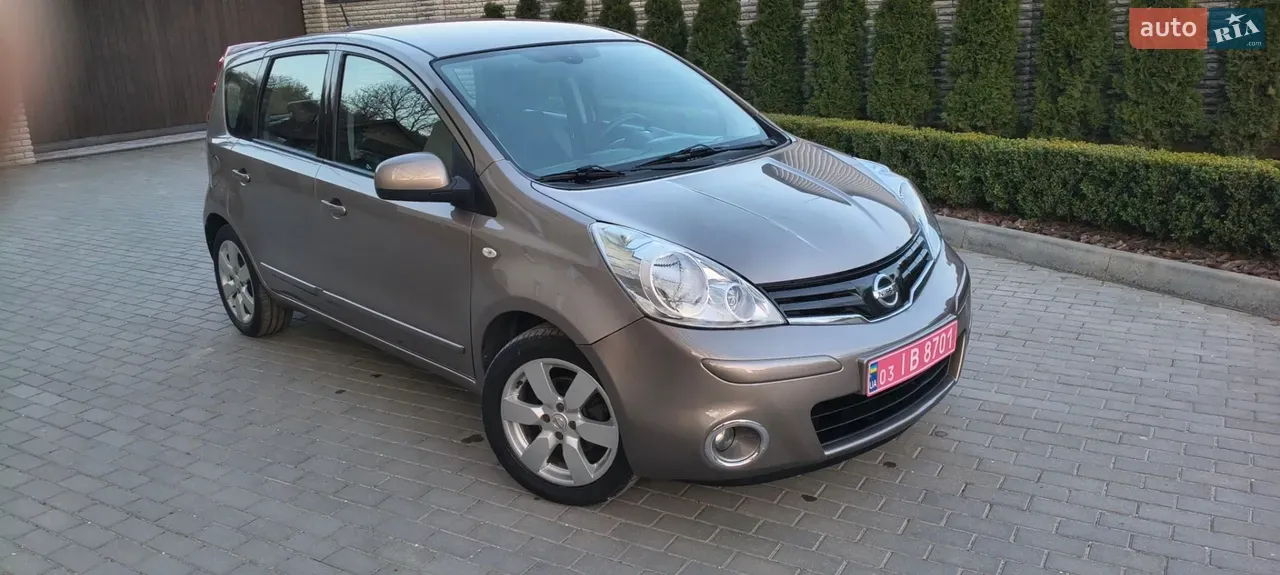 Nissan Note 2012 photo 3