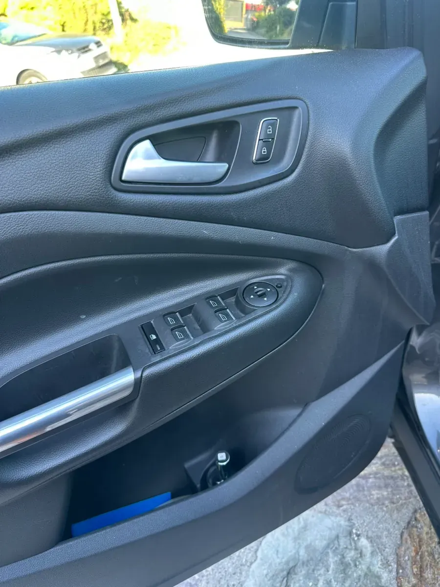 Ford Kuga 2015 photo 3