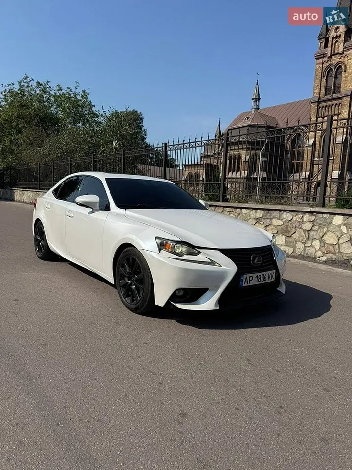 Lexus Is 2015 photo 4
