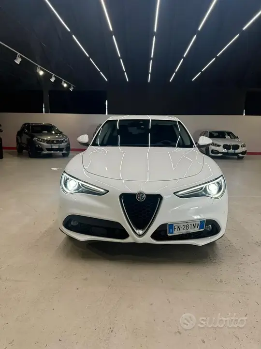 Alfa Romeo Stelvio 2018 photo 2