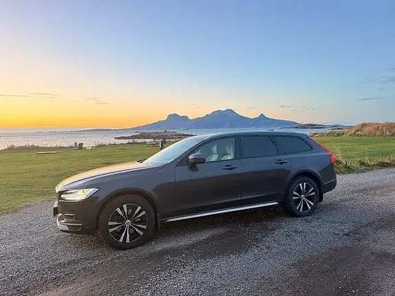 Volvo V90 Cross Country 2022 photo 2