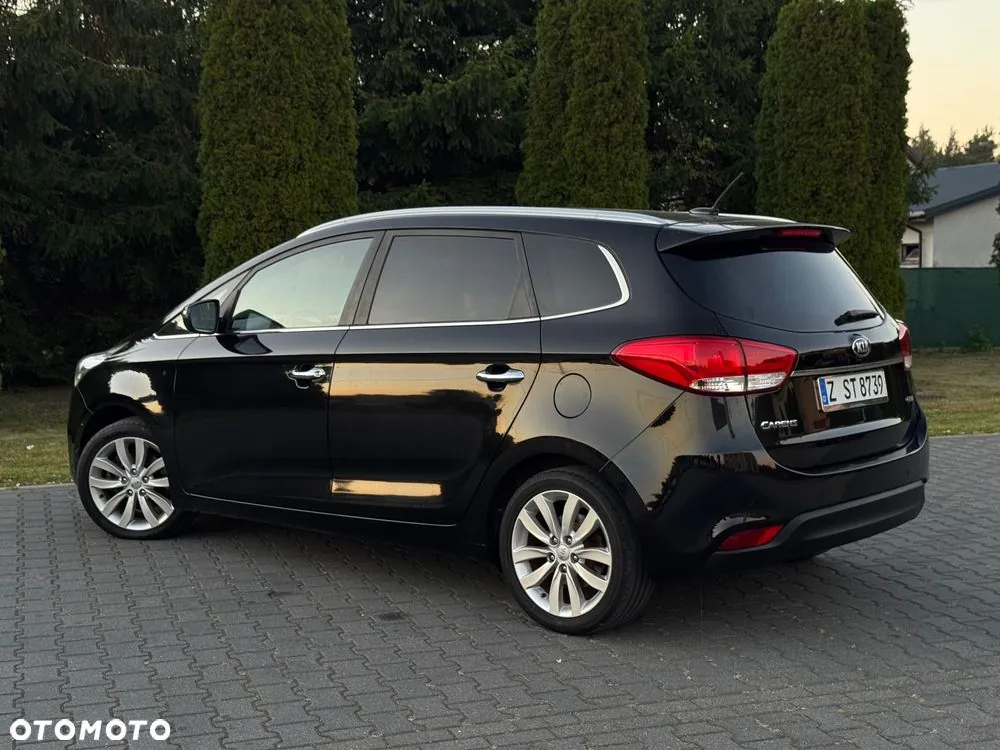 Kia Carens 2013 photo 4