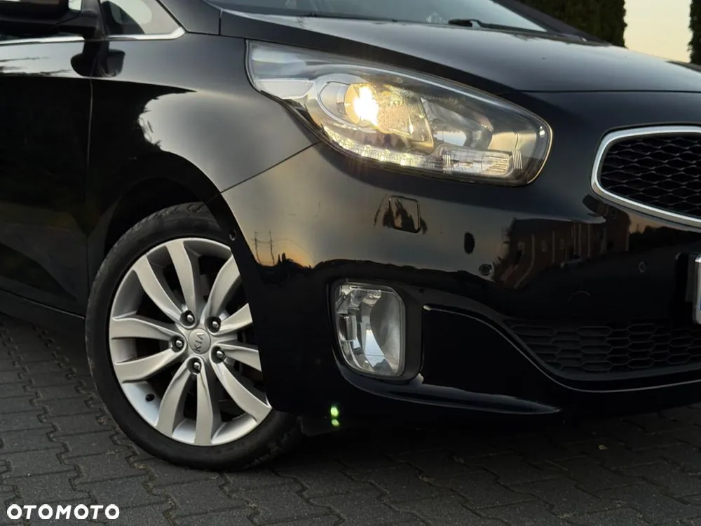 Kia Carens 2013 photo 5