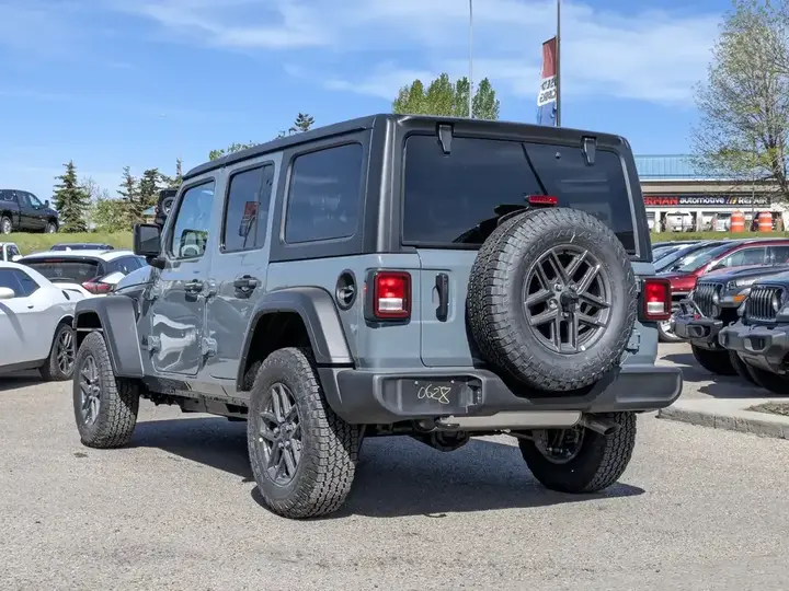 Jeep Wrangler 2025 photo 3