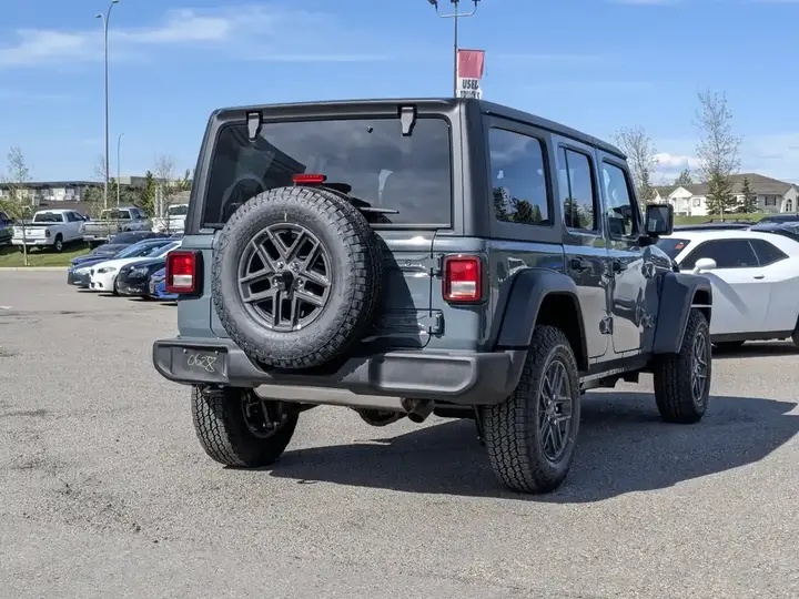Jeep Wrangler 2025 photo 5