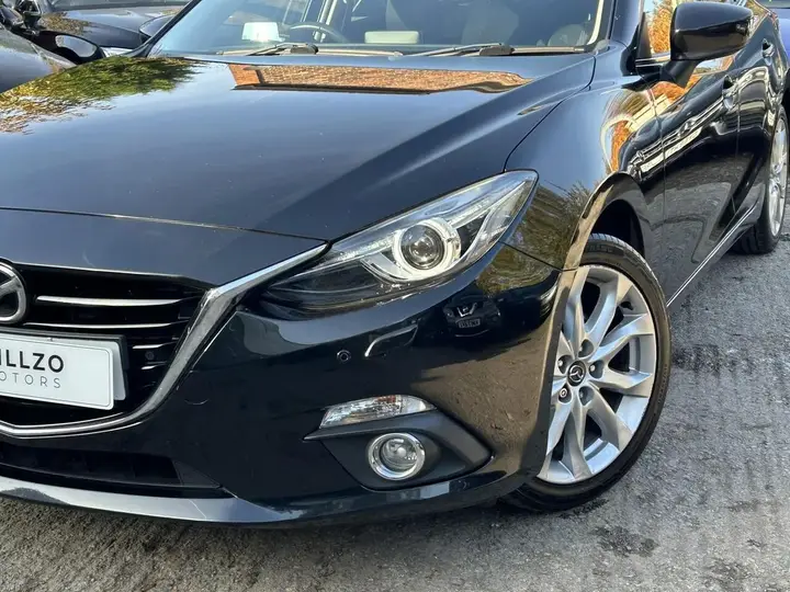 Mazda Mazda3 2015 photo 3