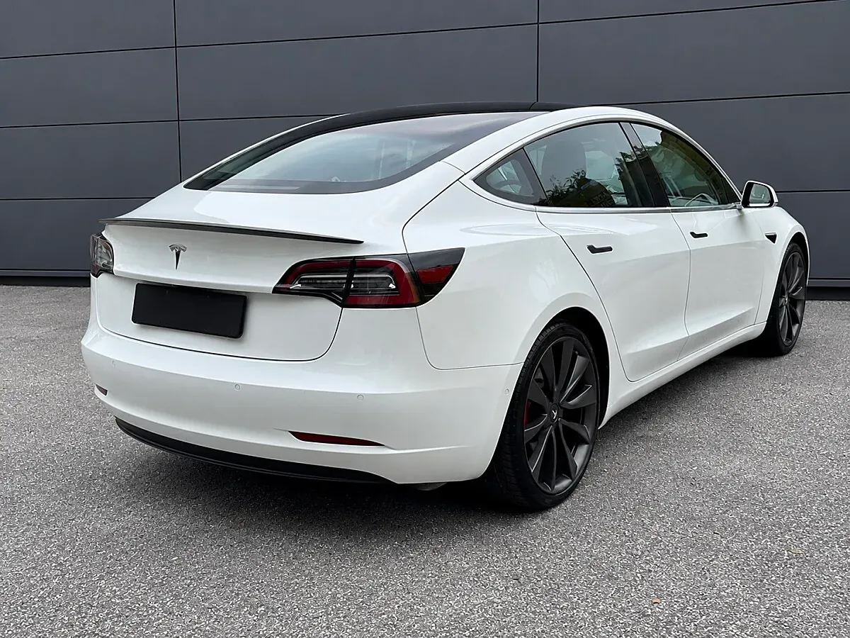 Tesla Model 3 2020 photo 3