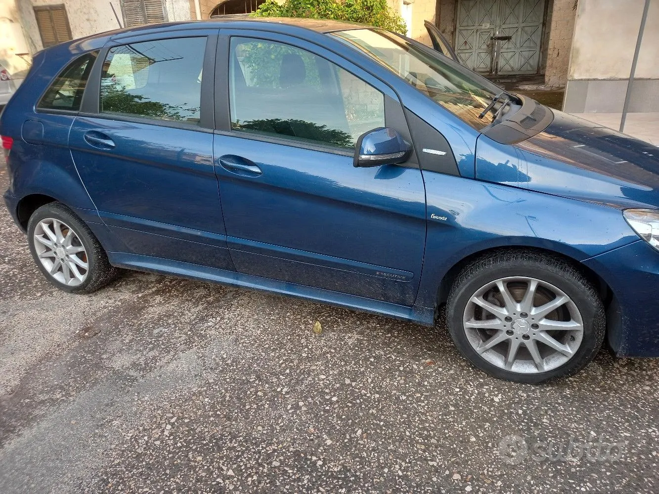 Mercedes-Benz B-Class 2011 photo 3