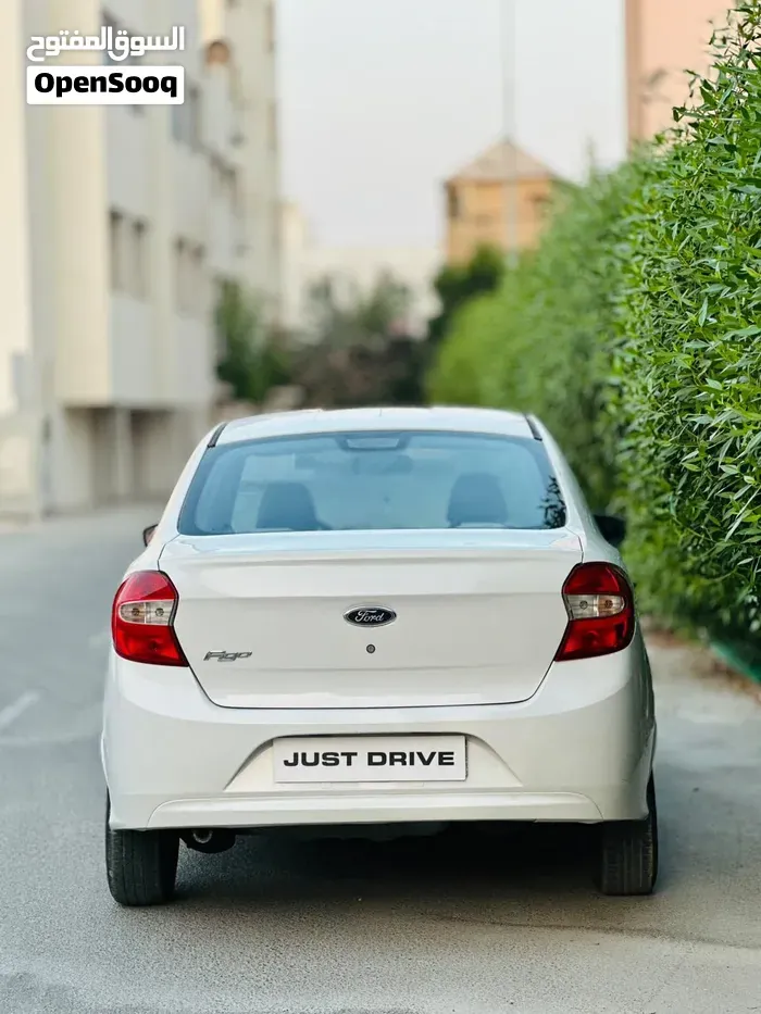Ford Figo 2017 photo 2