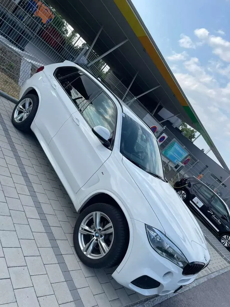 BMW X5 2015 photo 2
