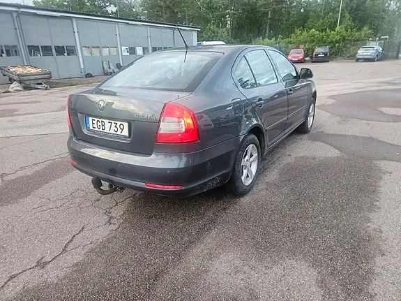 Skoda Octavia 2011 photo 3