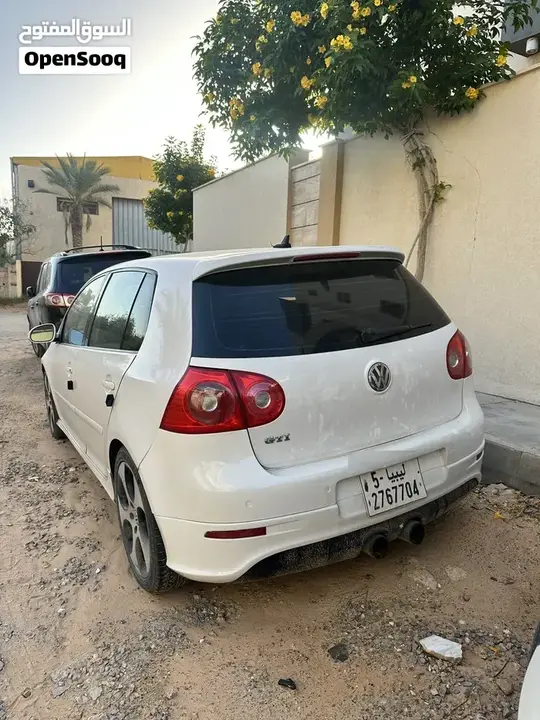 Volkswagen Golf 2010 photo 3