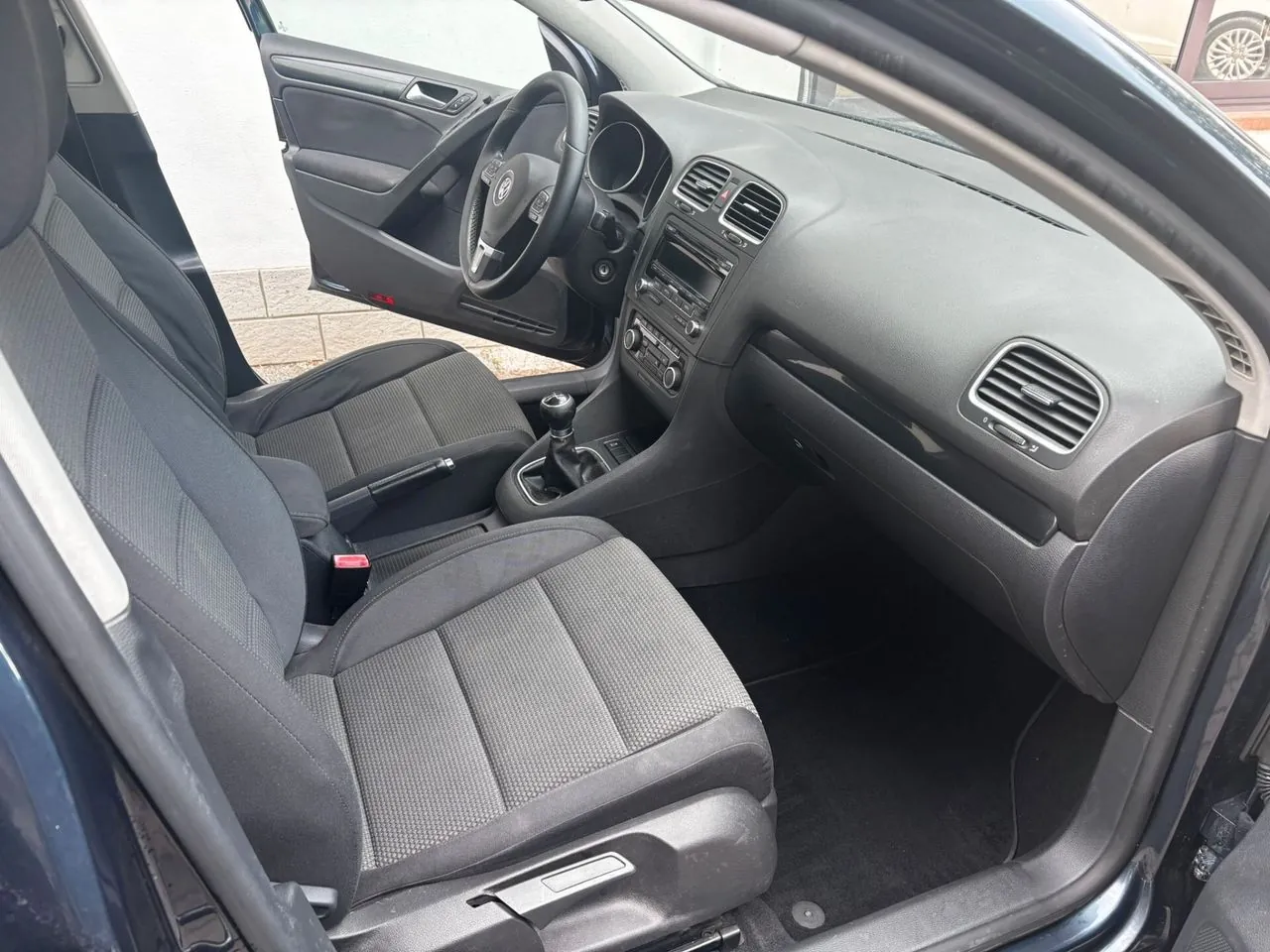 Volkswagen Golf 2012 photo 2