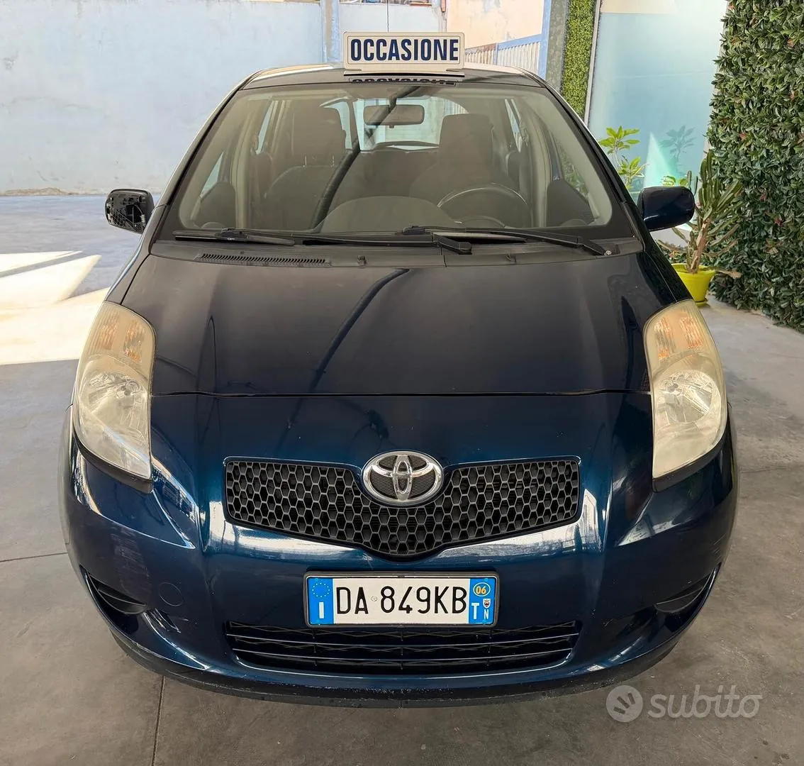 Toyota Yaris 2006 photo 2