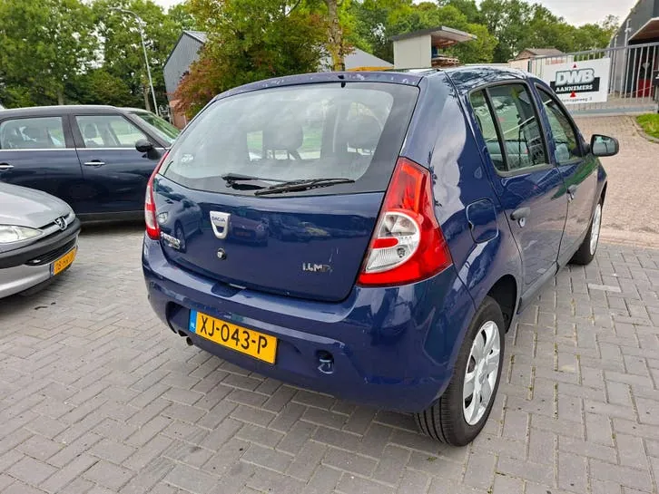 Dacia Sandero 2009 photo 3