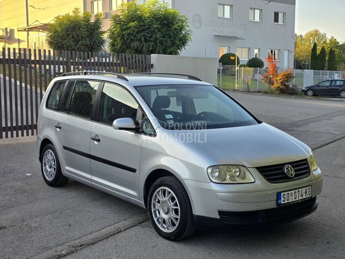 Volkswagen Touran 2004 photo 5
